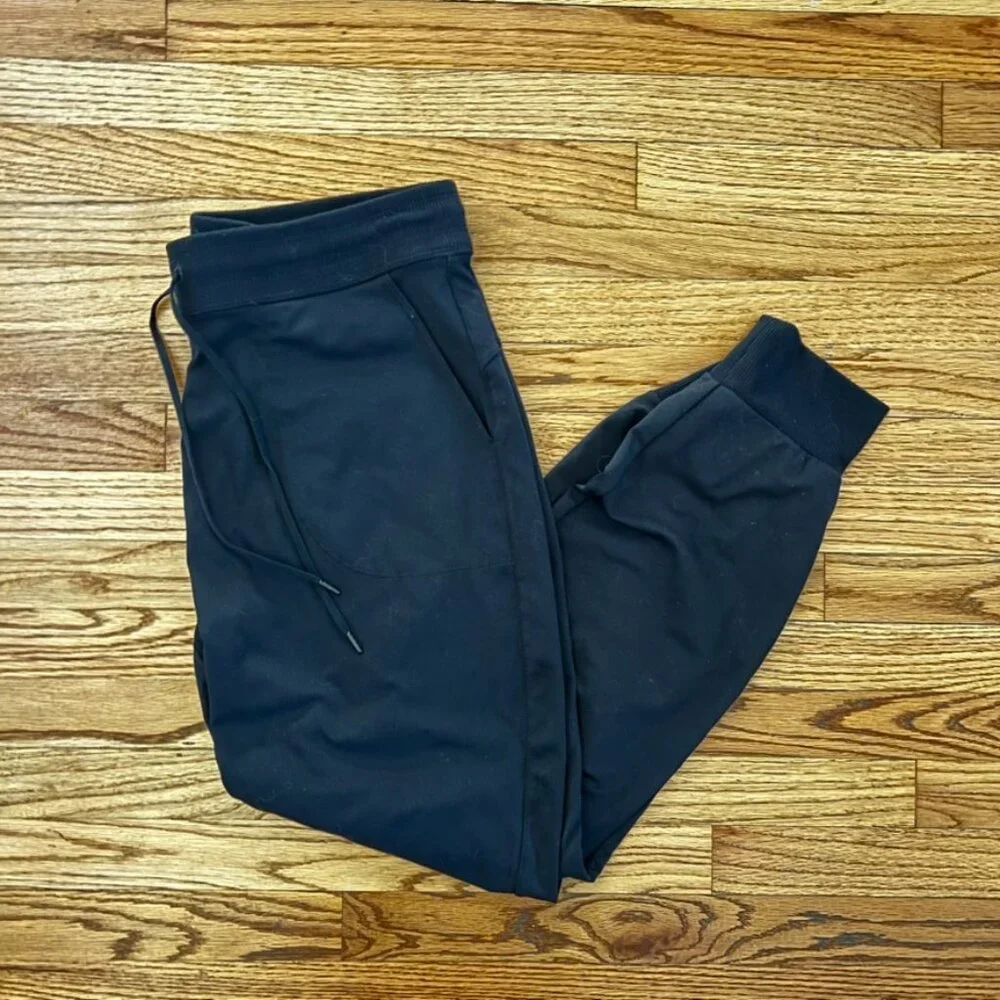 Athleta Black Joggers Women’s M Athleisure Travel Lounge Gorpcore Pants Pockets - Picture 14 of 14